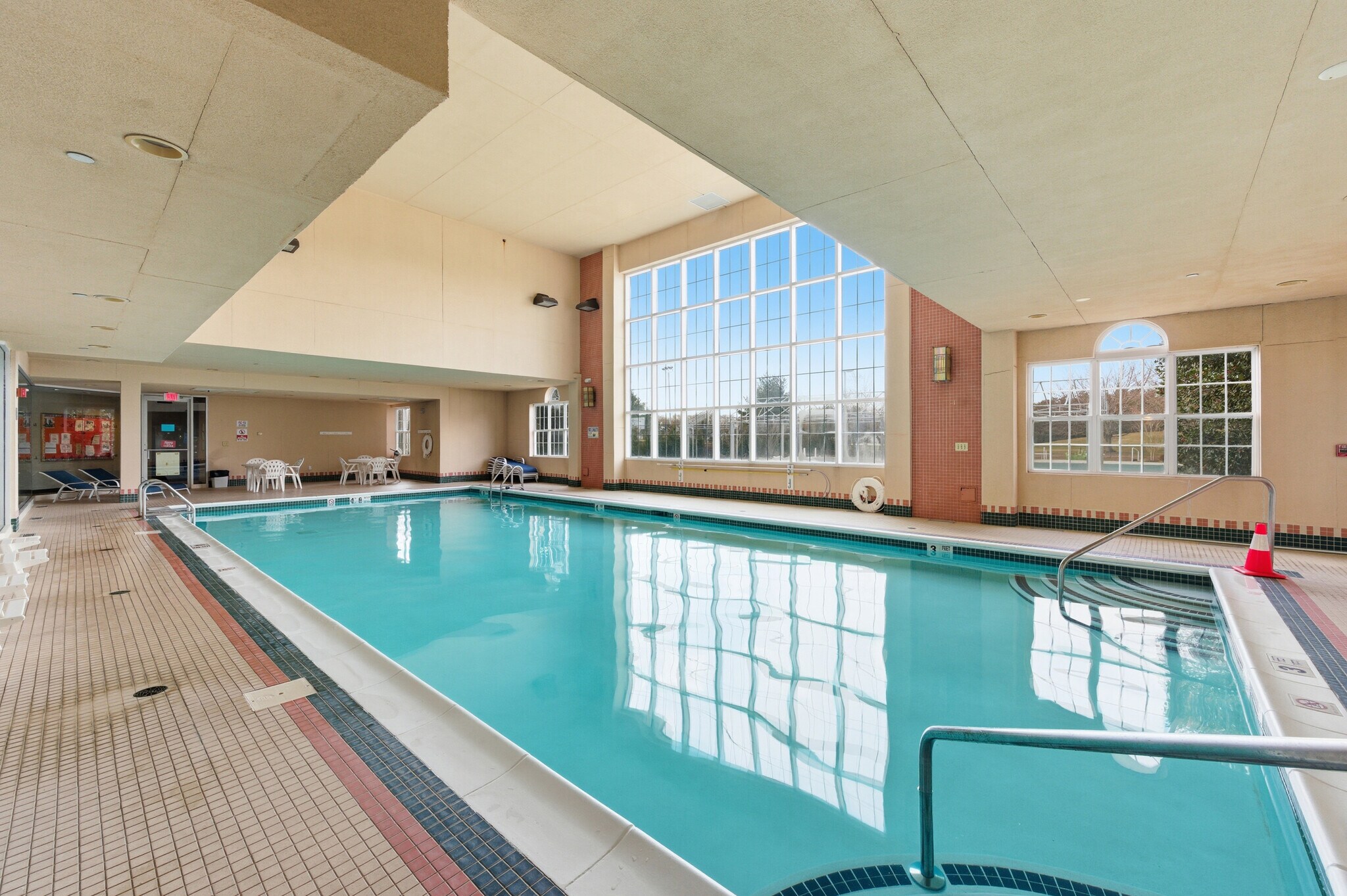 Building Photo - 763 Spring Lake Dr