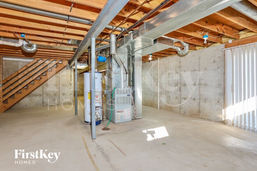 Building Photo - 1 Hunters Pass Ct