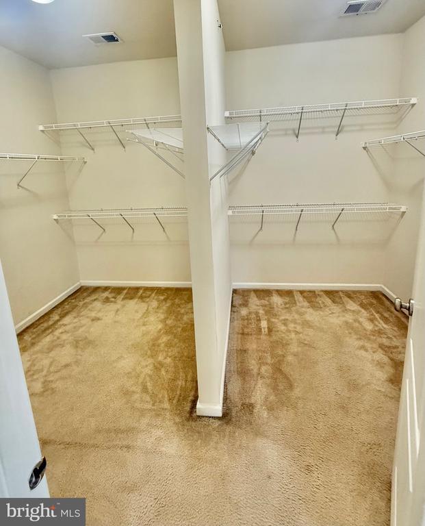 Building Photo - 23479 Buckland Farm Terrace