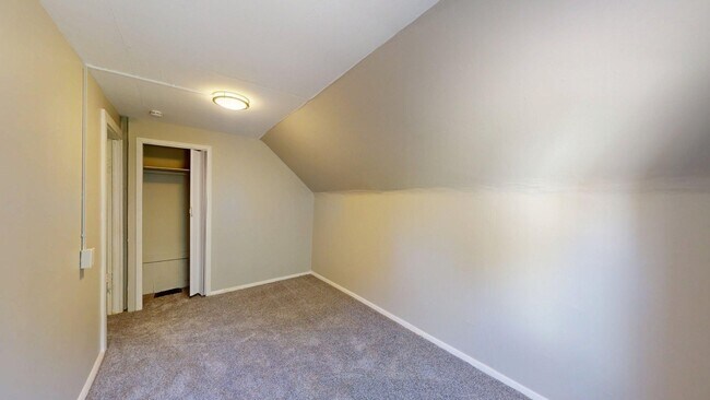 Building Photo - Cudell/West Blvd neighborhood; 4 bedroom/1 bath single family house for rent!