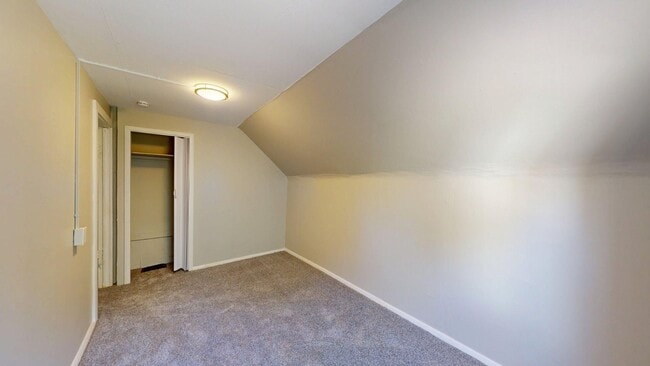 Building Photo - Cudell/West Blvd neighborhood; 4 bedroom/1...