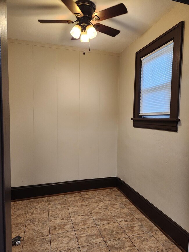 Building Photo - 2613 Meadows St NW