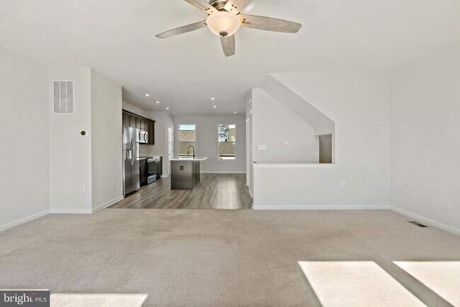 Building Photo - 66 National St