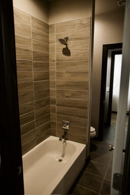 Building Photo - 705 S Jenkins Ave