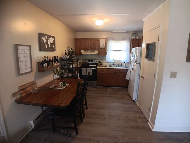 Building Photo - Blacksburg, 2 BR / 1 BA Available Aug 1st