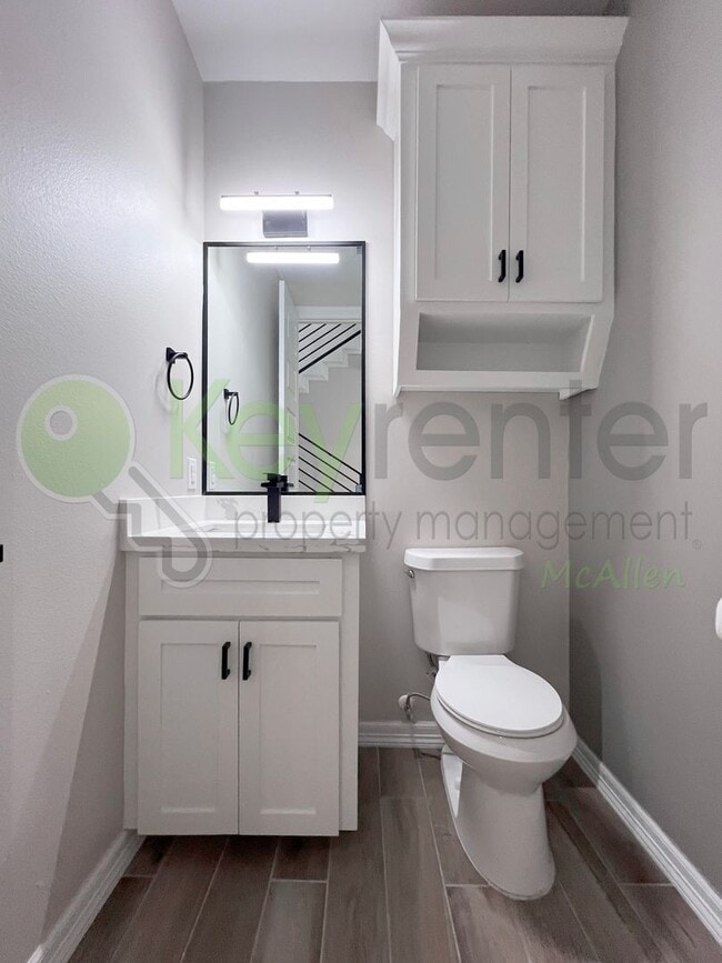 Building Photo - Stunning 3- bed/ 2.5 upgraded luxury townh...