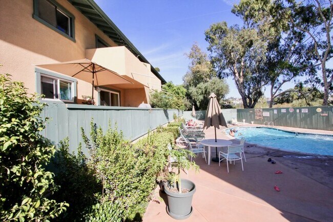 Heated Pool - 4647 Pico St