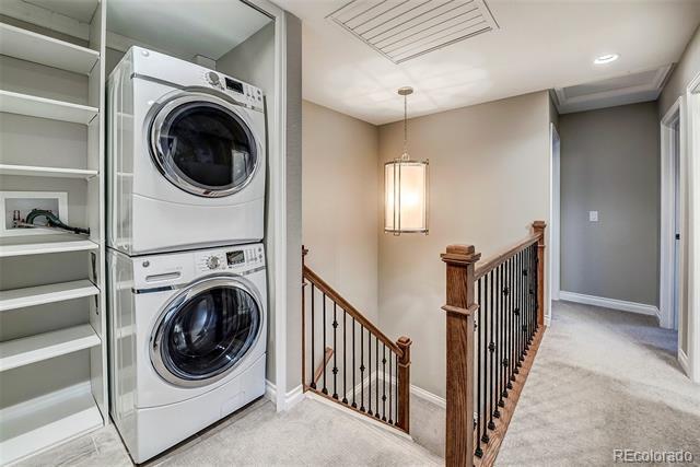 Building Photo - 953 Shadow Mountain Dr