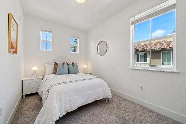 Building Photo - Modern 2021 Townhome | 3BD | EV Charger | Near Google & Downtown Mountain View