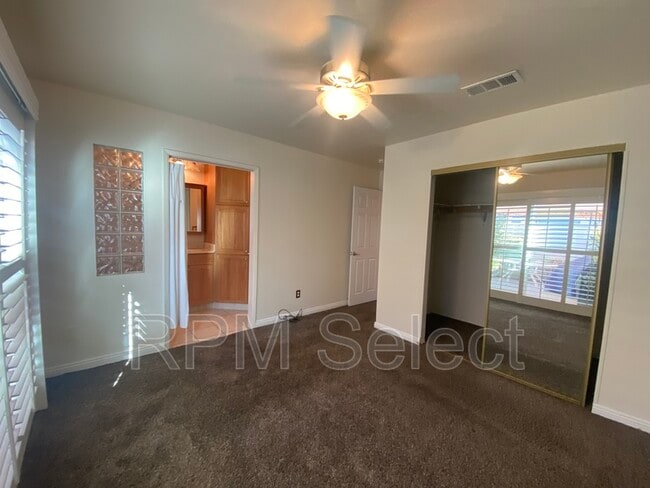 Building Photo - 1686 Somerset Pl