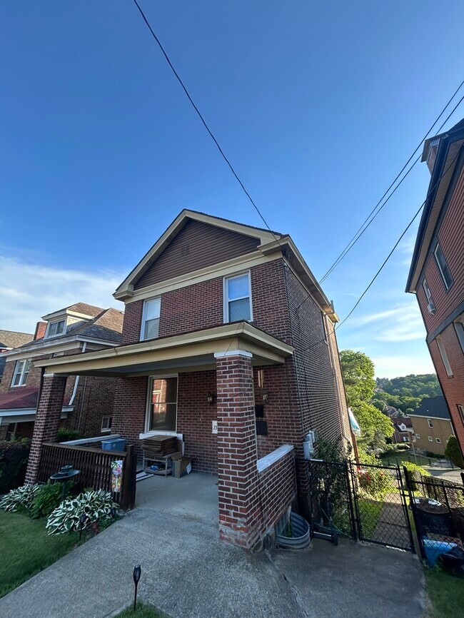 Building Photo - 3306 Regan Ave