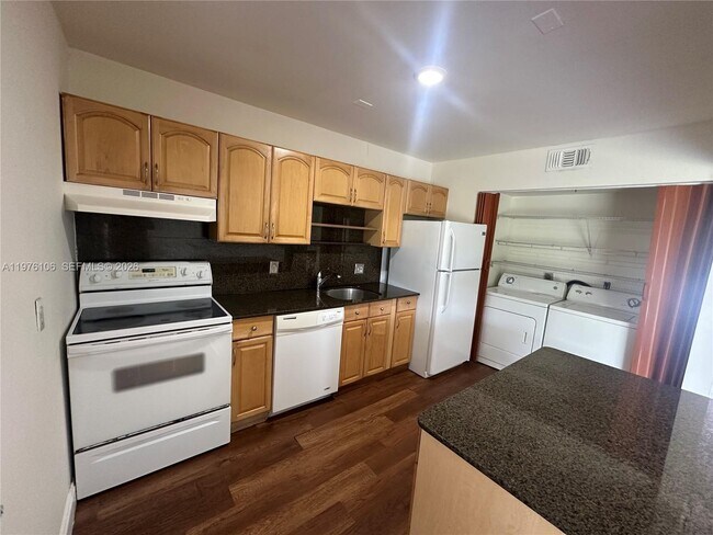 Building Photo - 3033 NW 68th St