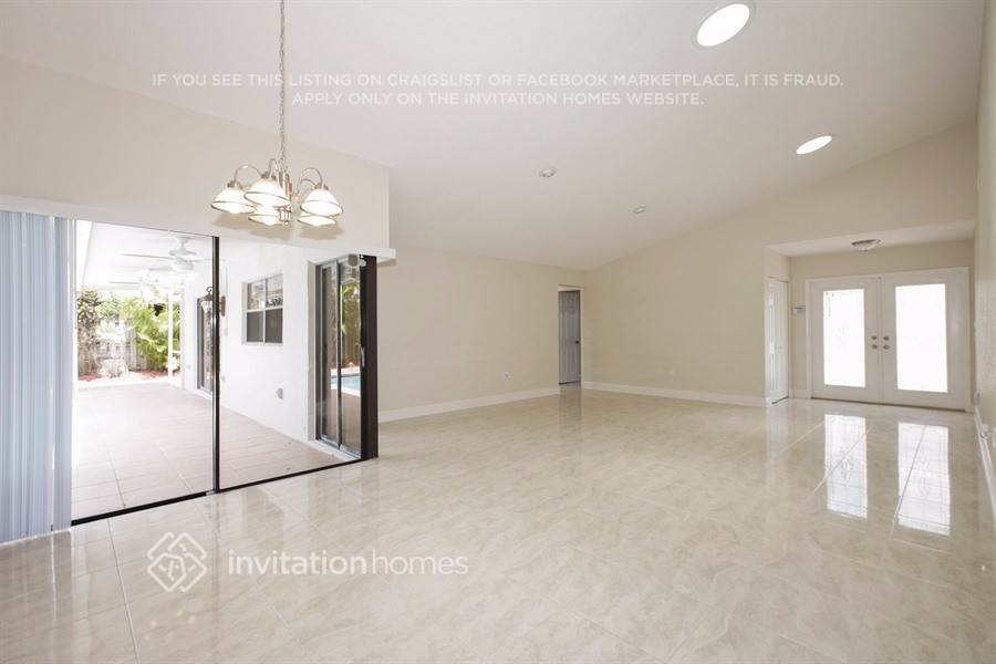 Building Photo - 581 SW 166th Terrace