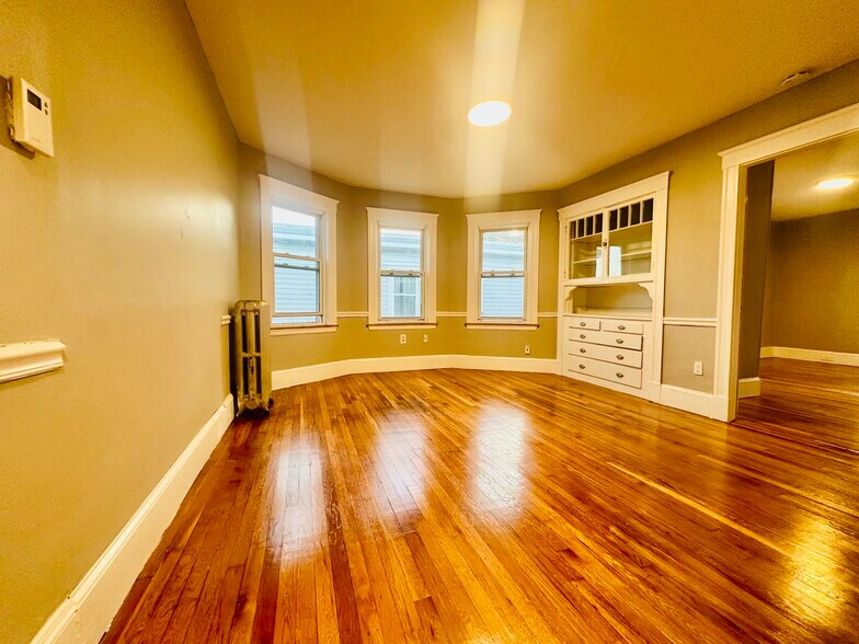 Building Photo - 31 Cummins Hwy