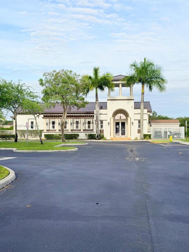 Building Photo - 4435 SW 160th Ave