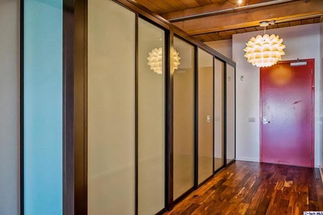 Building Photo - 530 S Hewitt St