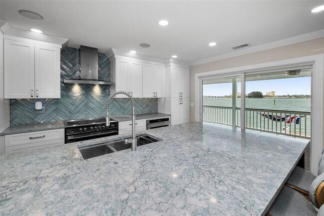 Building Photo - 804 Bay Point Dr