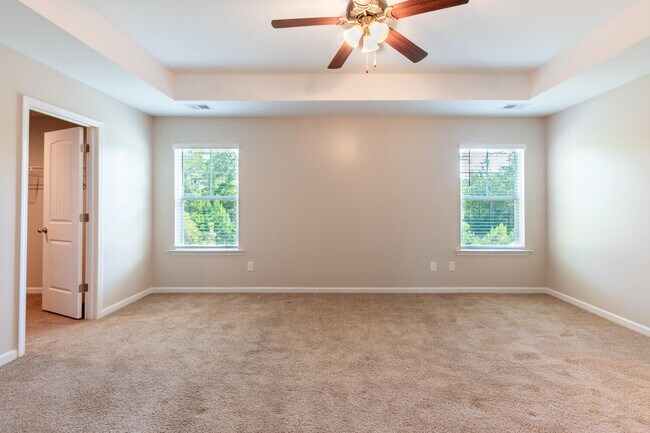 Building Photo - 3733 Moseley Dr