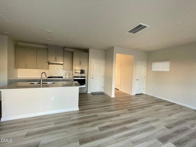Building Photo - 129 Rushmore Ave