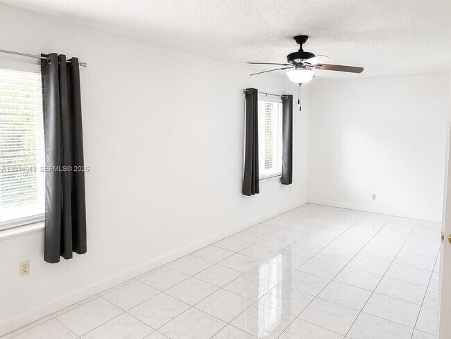 Building Photo - 6521 SW 114th Ave
