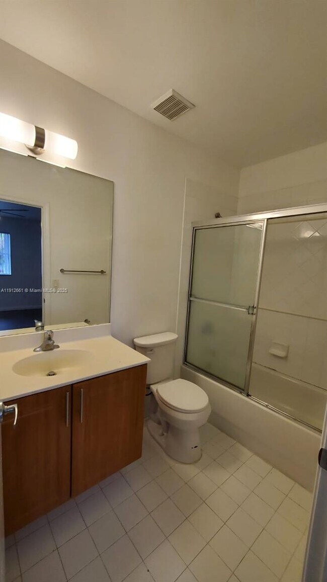 Building Photo - 8222 SW 27th St