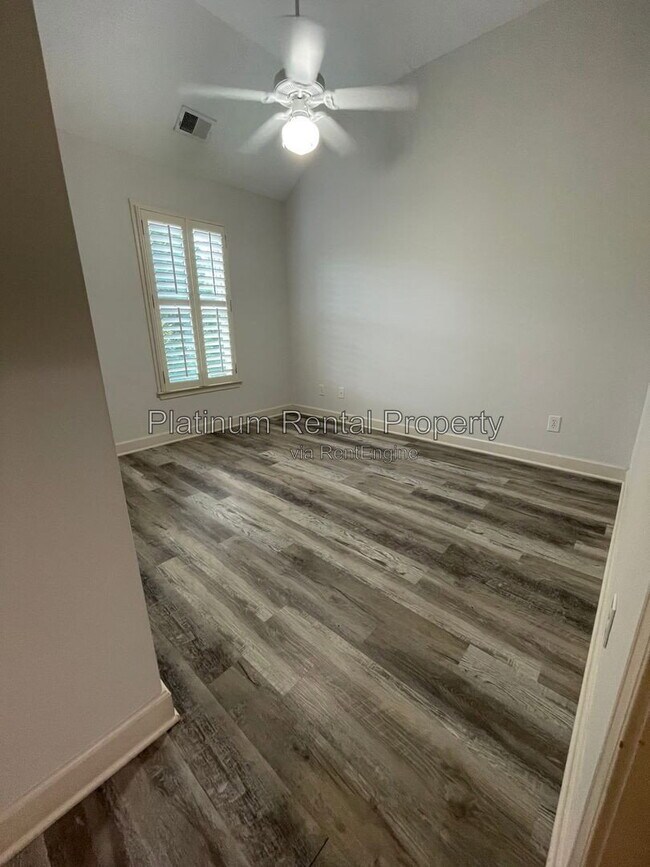 Building Photo - 1875 Adagio Dr