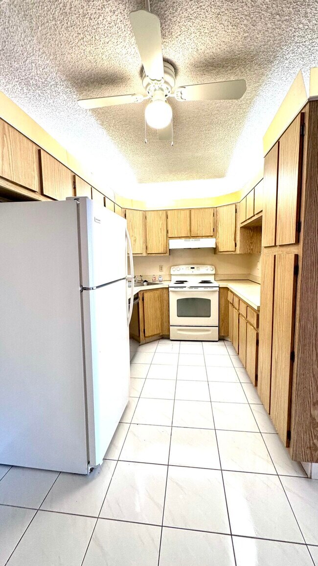 Building Photo - 1114 Green Pine Blvd