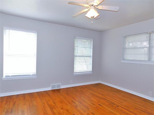 Building Photo - 1217 Clover Ln