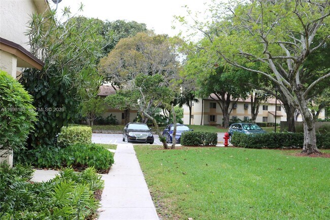 Building Photo - 401 Gardens Dr