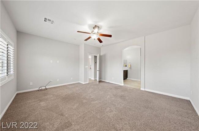 Building Photo - 4 bed+loft Green Valley Home w/City Views
