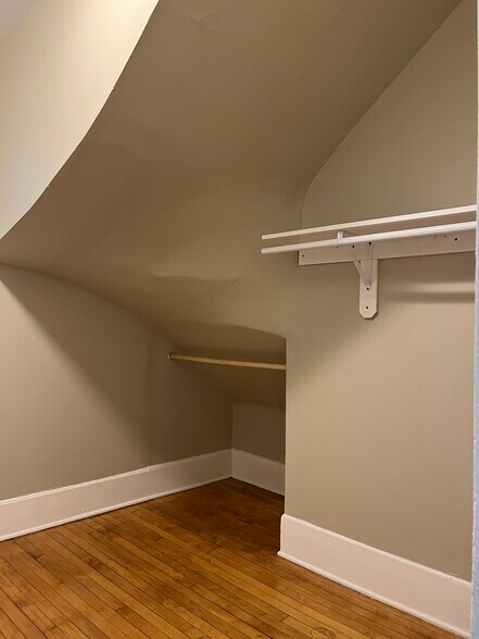 Building Photo - 333 E Lincoln Ave