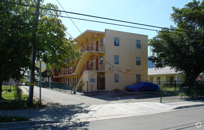 Building Photo - 1837 NW 3rd Ave