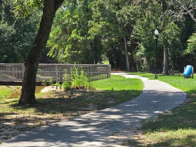 Building Photo - 600 Hilliard St