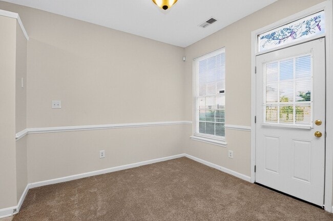 Building Photo - Beautiful Four Bedroom in Crismark Community!