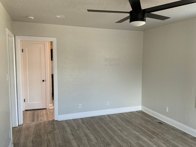 Building Photo - Beautiful Rodeo 2 bedroom 1 bath