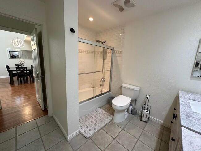 Building Photo - 166 Wimbledon Ct