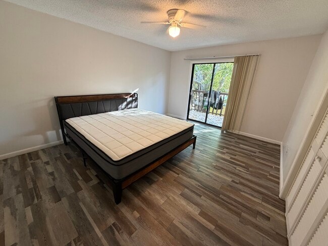 Building Photo - 1584 39th Ave