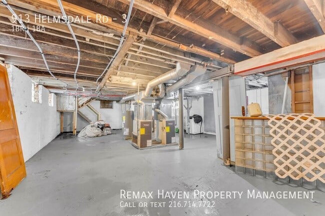 Building Photo - 913 Helmsdale Rd