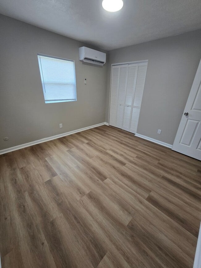 Building Photo - Welcome Home to Bellagio South Living: Where Comfort Meets Convenience