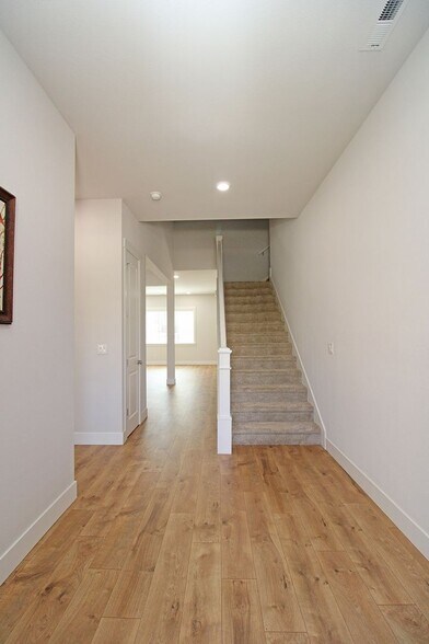 Building Photo - 16576 SW Sunshine Coast St