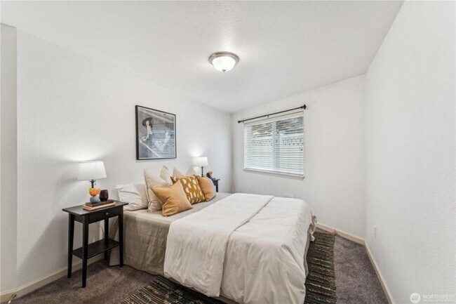 Building Photo - 1 bedroom in Seattle WA 98199