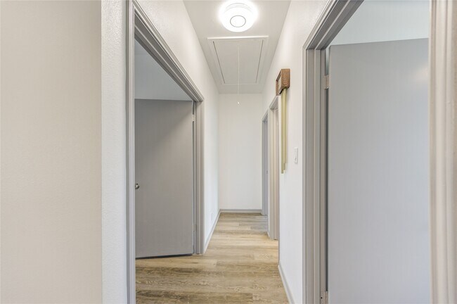 Building Photo - 7109 Kari Ln