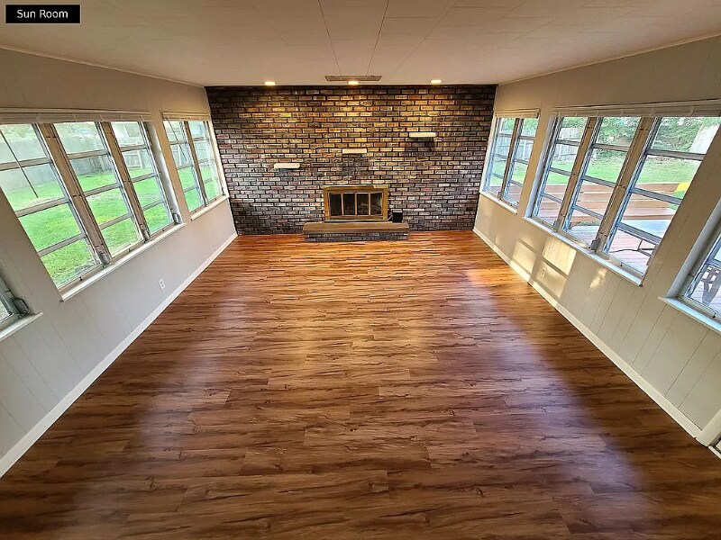 Building Photo - 11 Jan Ave