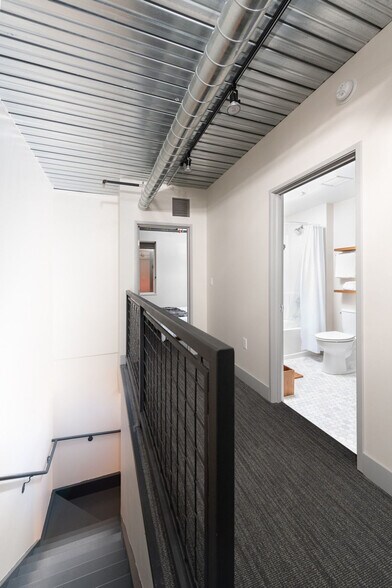 Building Photo - 1009 W Juneau Ave