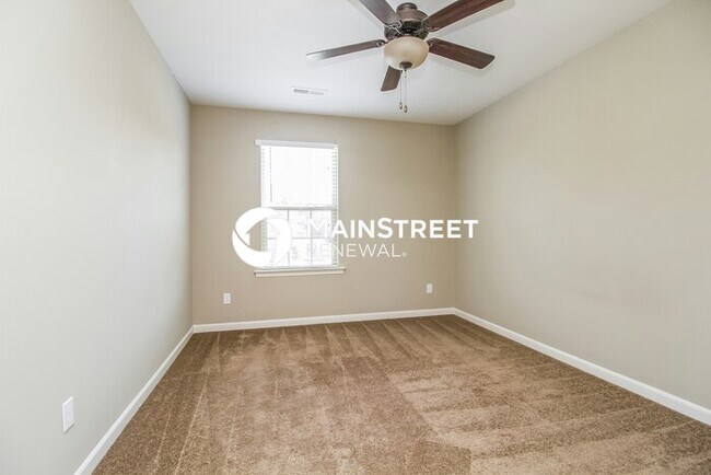 Building Photo - 4 Bedroom Pet-Friendly Home in La Vergne, TN with Main Street Renewal