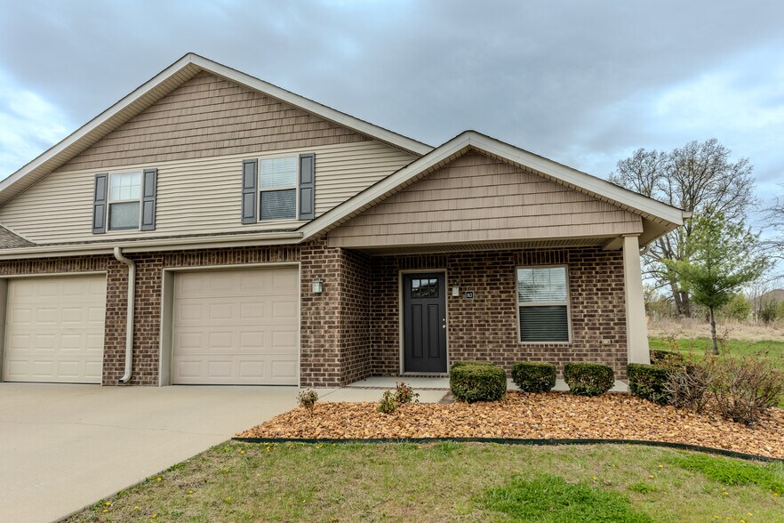 Building Photo - 171 Blackberry Dr