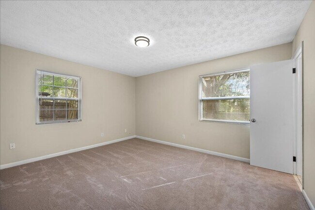 Building Photo - 3/2 with 1/1 In Law Suite in  Heritage Farms Orange Park South