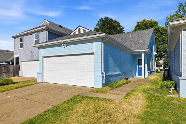 Building Photo - 1277 Island Pl E