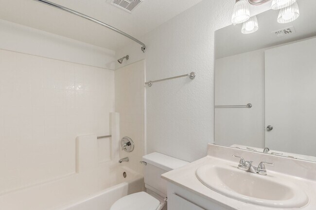 Building Photo - New Rental Listing in Scottsdale Springs C...