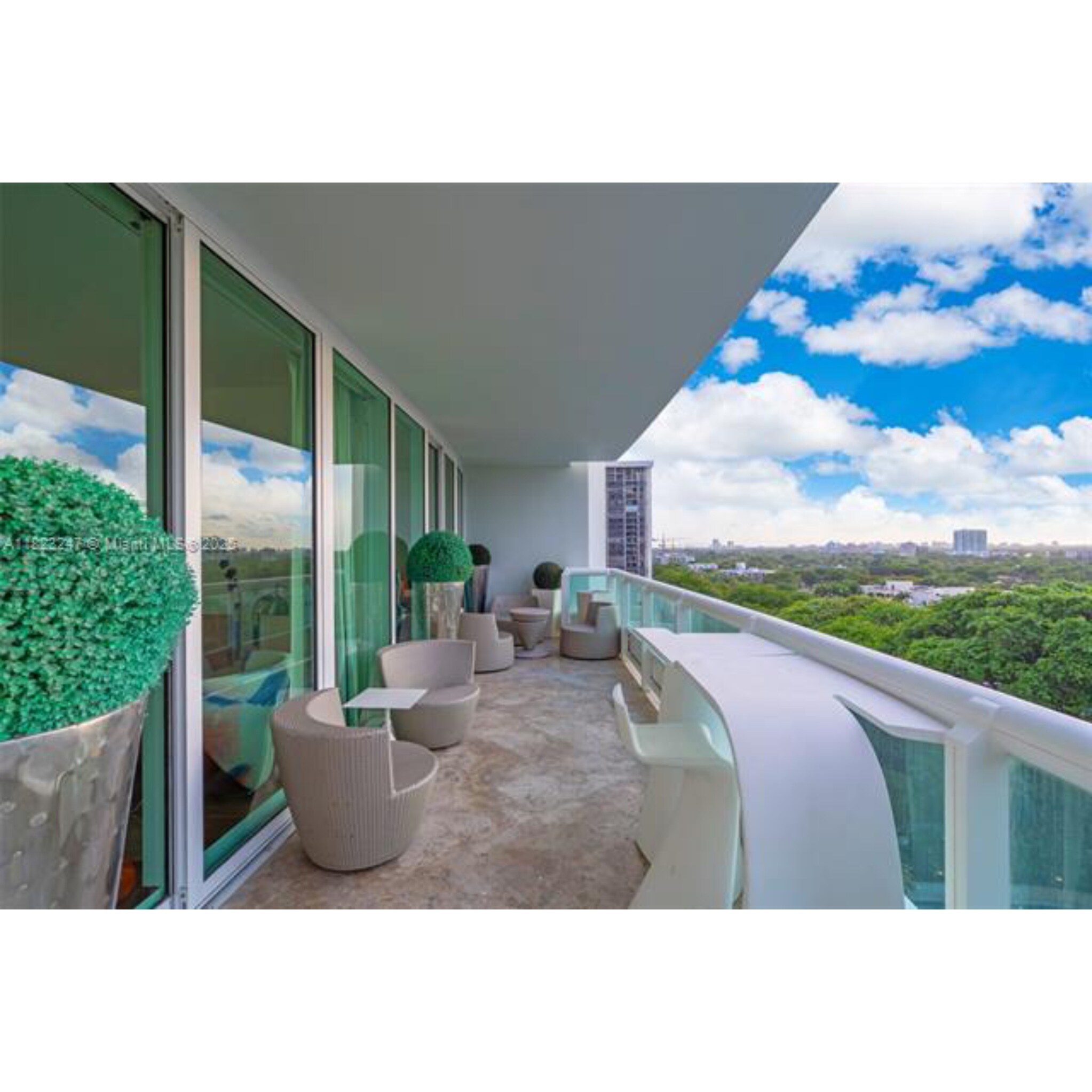 Building Photo - 1643 Brickell Ave